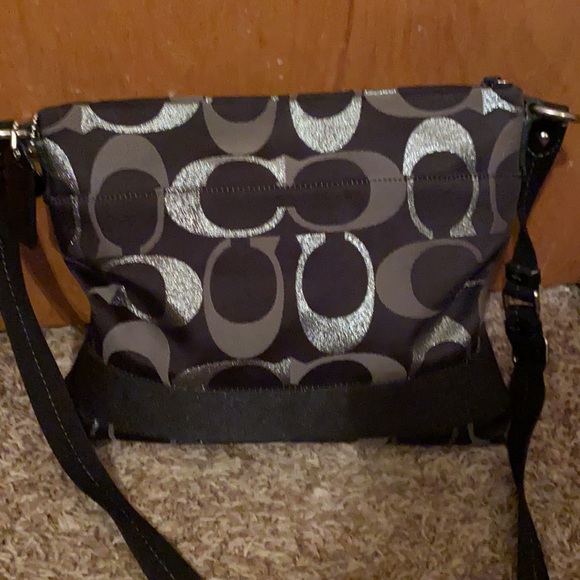 Black coach crossbody - Picture 3 of 7